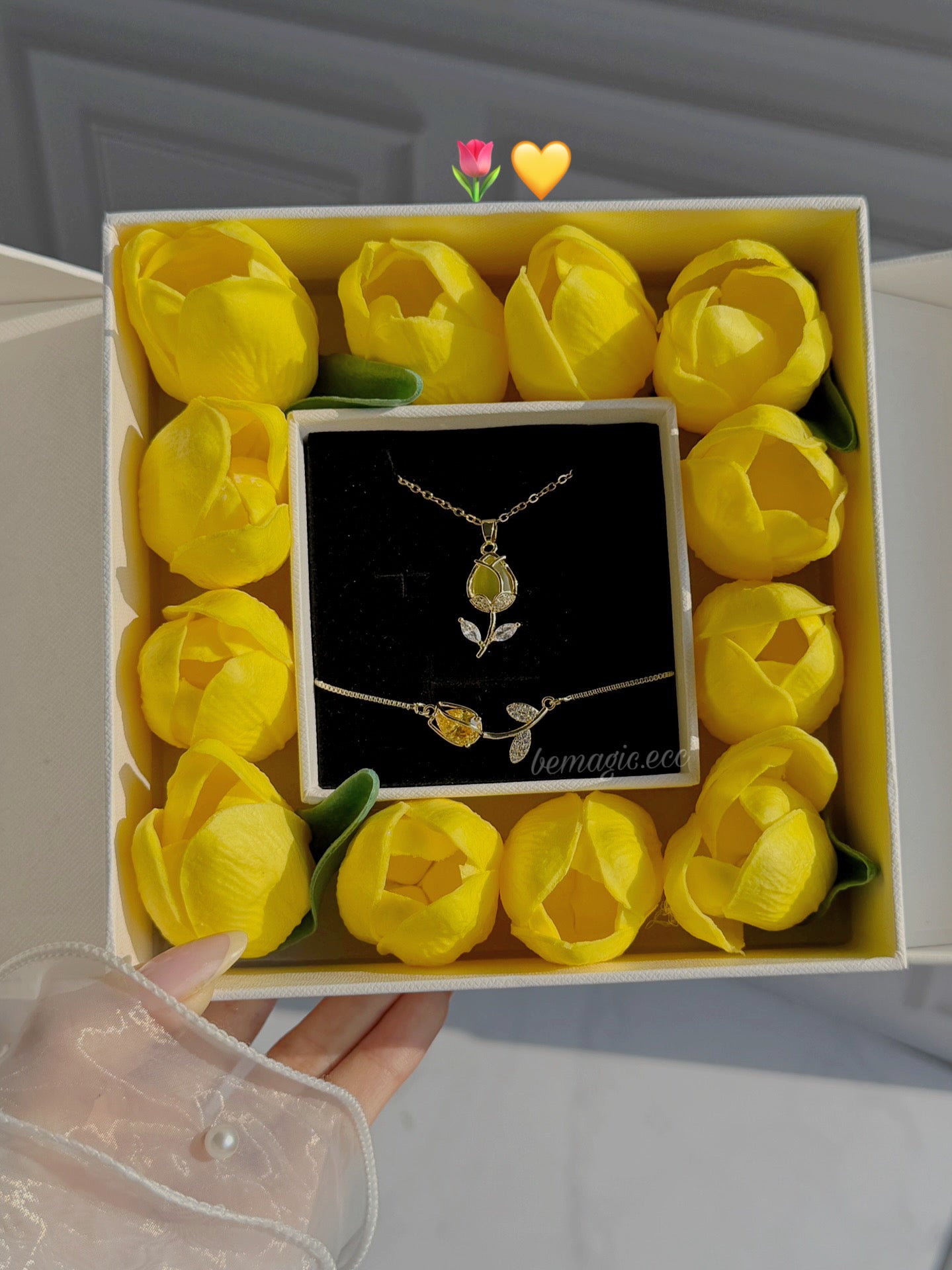 Tulipanes eternos por bonita 💛🌷 premium box