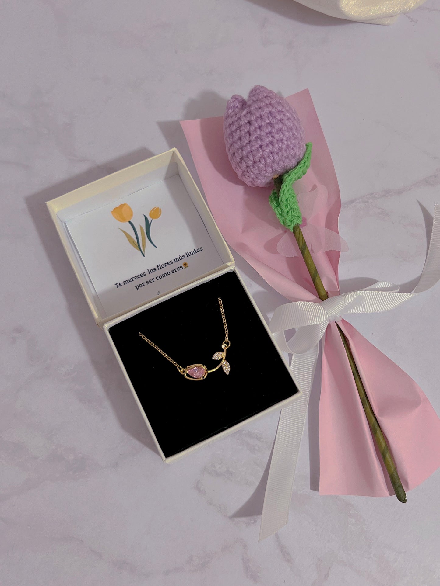 Pink Tulip set 🤍🌷 (collar y tulipán eterno)