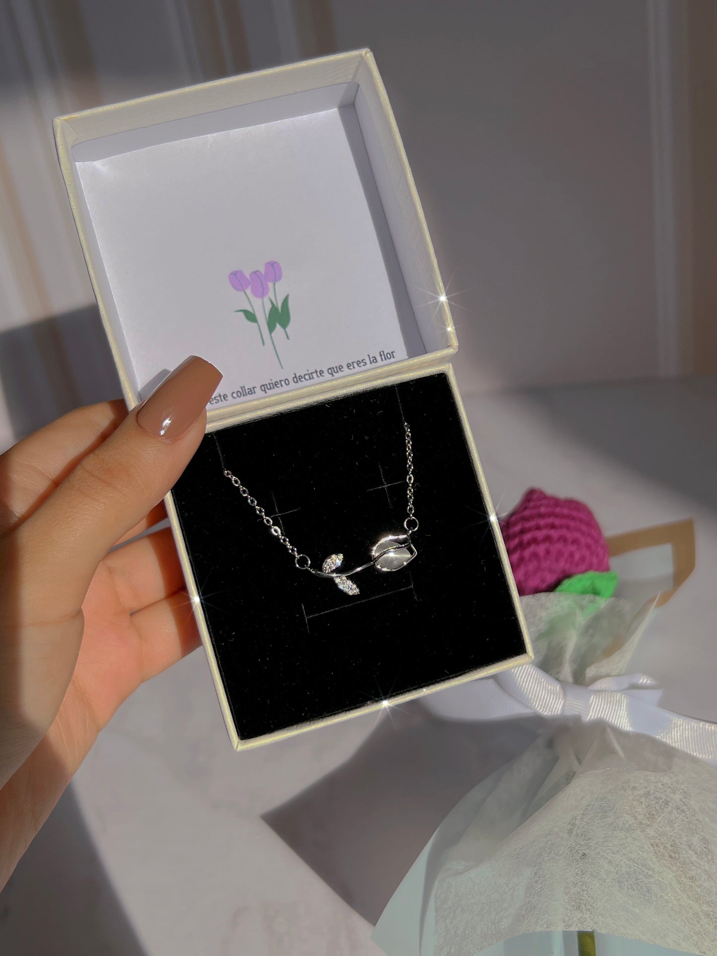 Tulip set 🤍🌷 (collar y tulipán eterno)