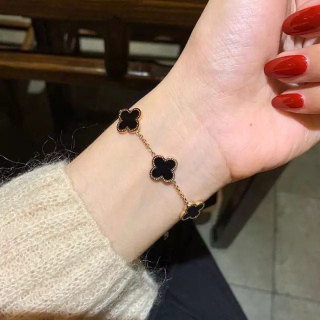 Brazalete Trébol black ✨