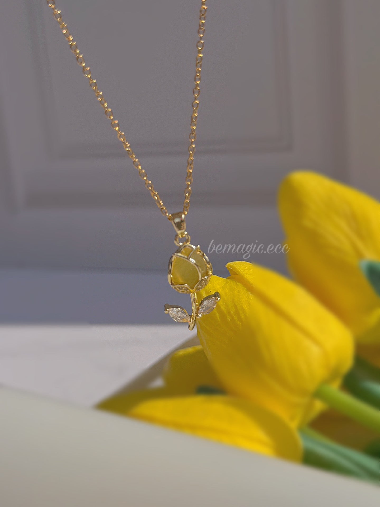 Tulipanes eternos por bonita 💛🌷 premium box