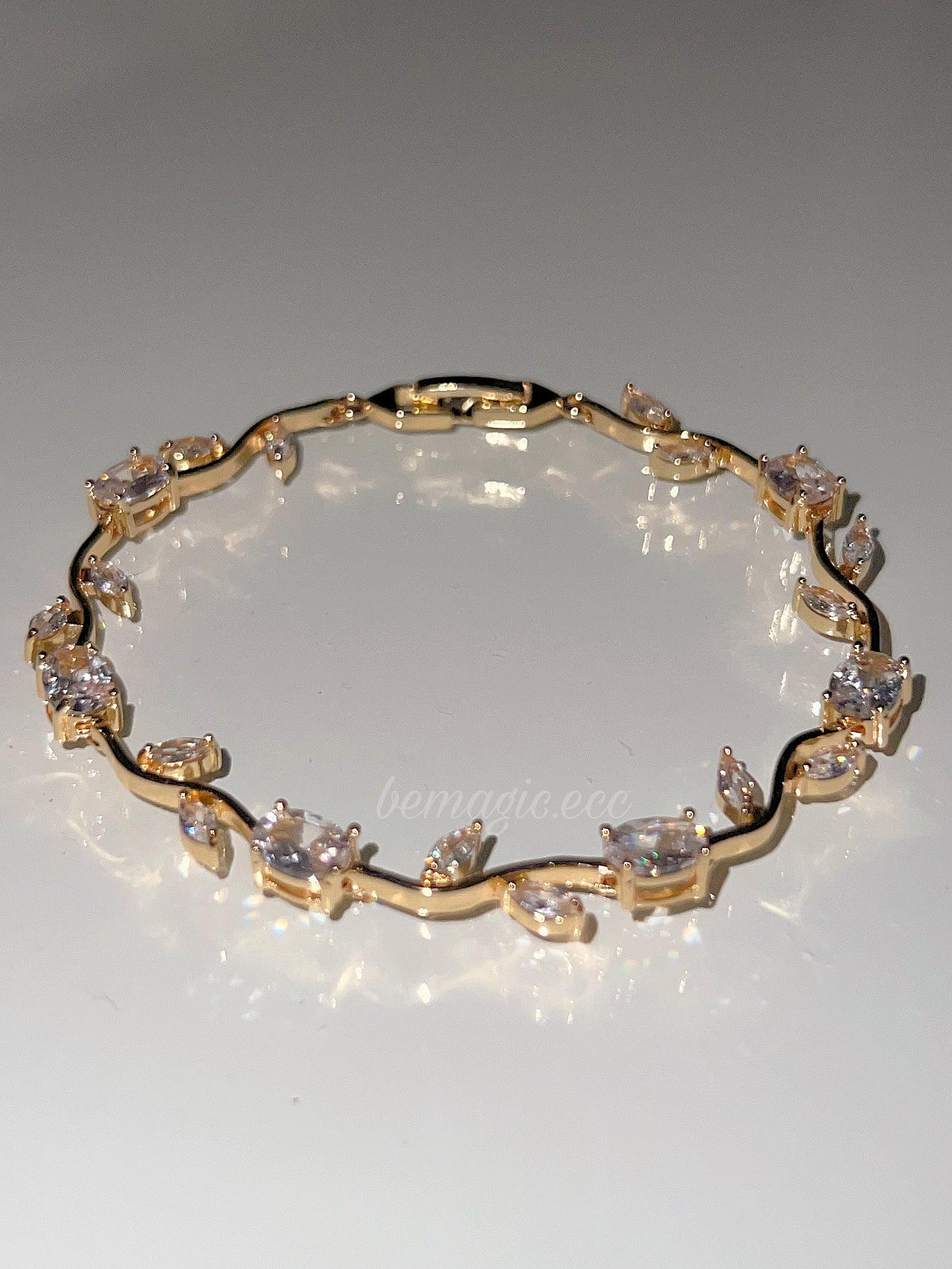 Brazalete de tulipanes Cristal ✨🌷