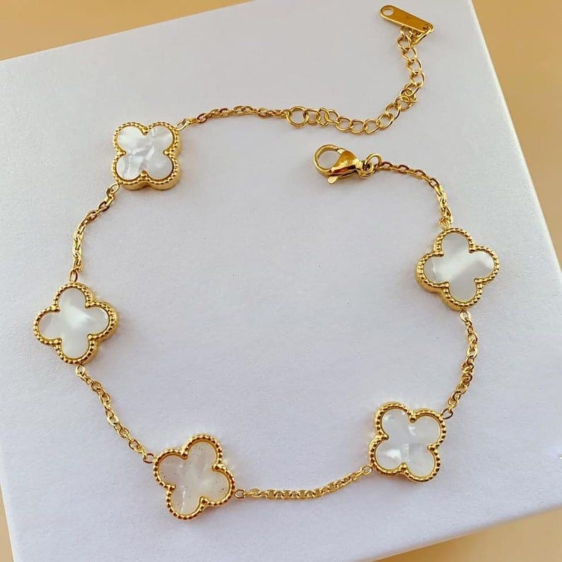 Brazalete Trébol Blanco ✨