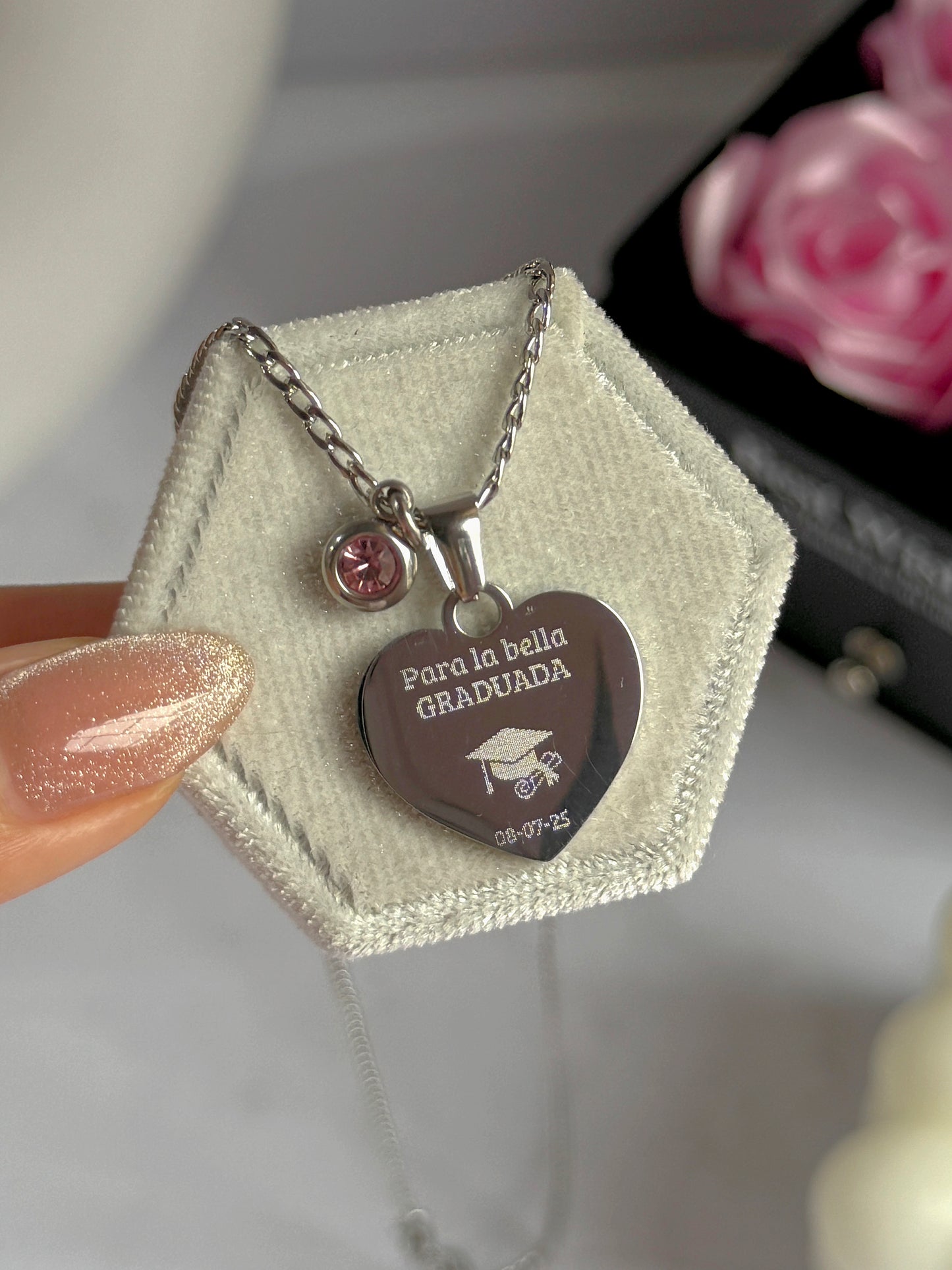 Prom Girly 💖🎀 👩🏻🎓 Collar Graduada – Edición Cofre de rosas