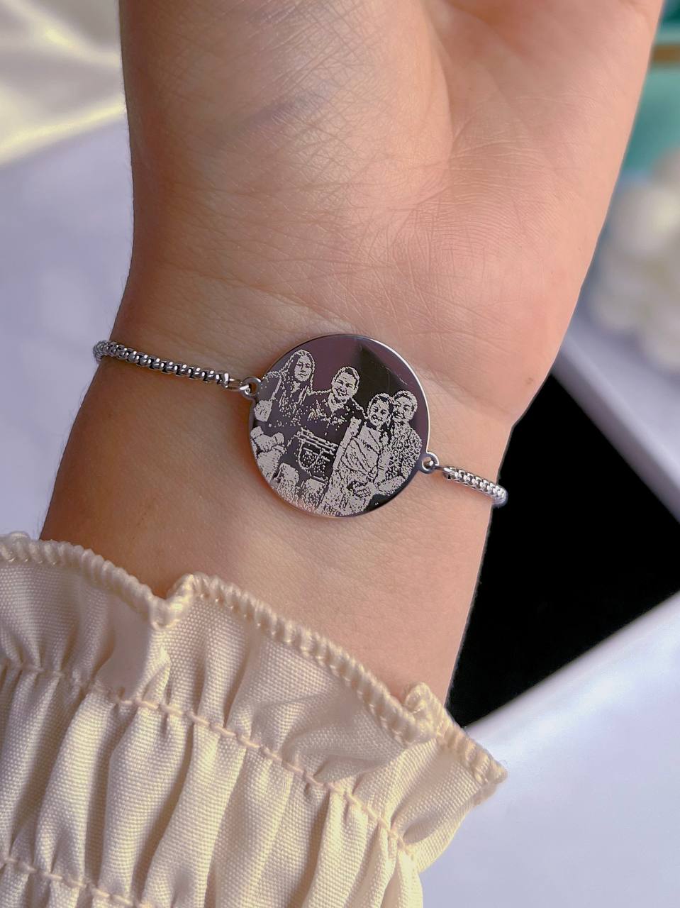 Brazalete fotograbado con medalla redonda 20mm dorado