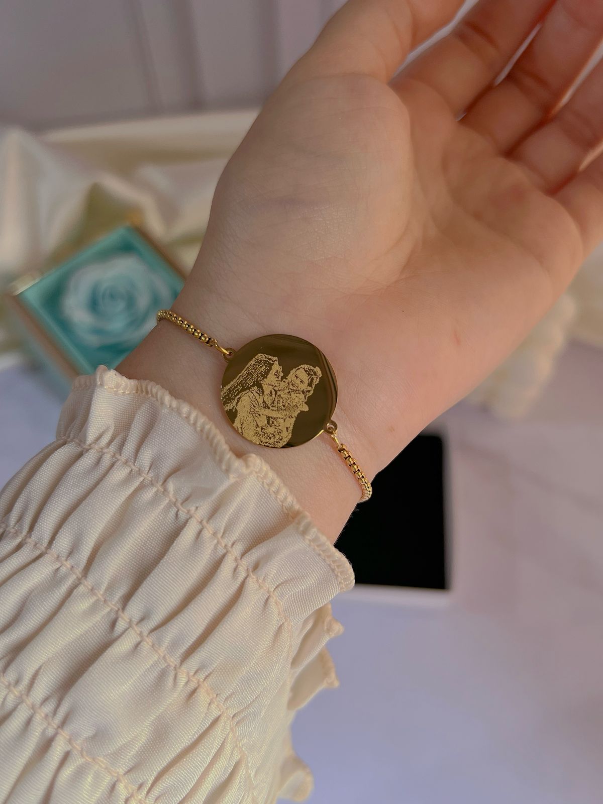 Brazalete fotograbado con medalla redonda 20mm dorado