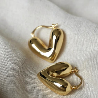 Heart gold earrings