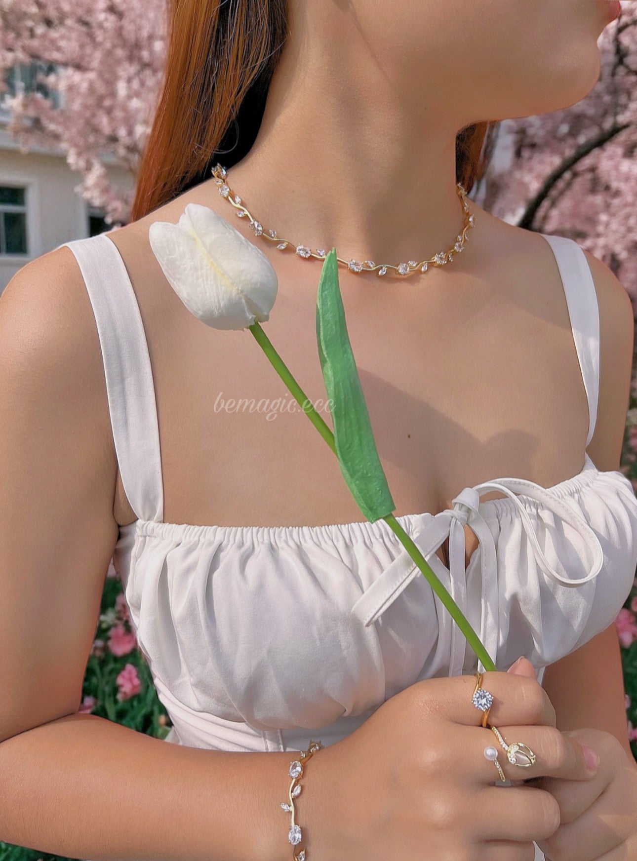 Collar Jardín de tulipanes 🌷 🤍
