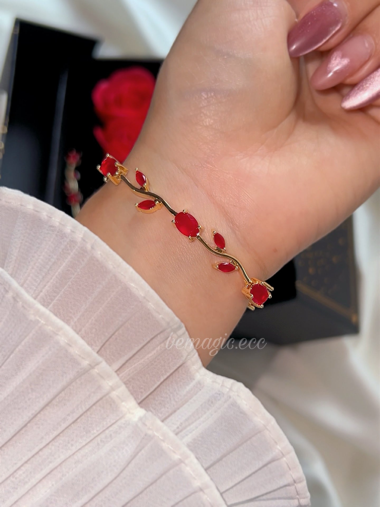 Set tulips for Valentines in Red ♥️🌷