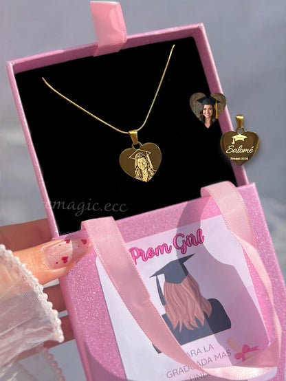Dreamer Girl 👩🏻‍🎓 Collar Graduada fotograbado – Edición Clásica