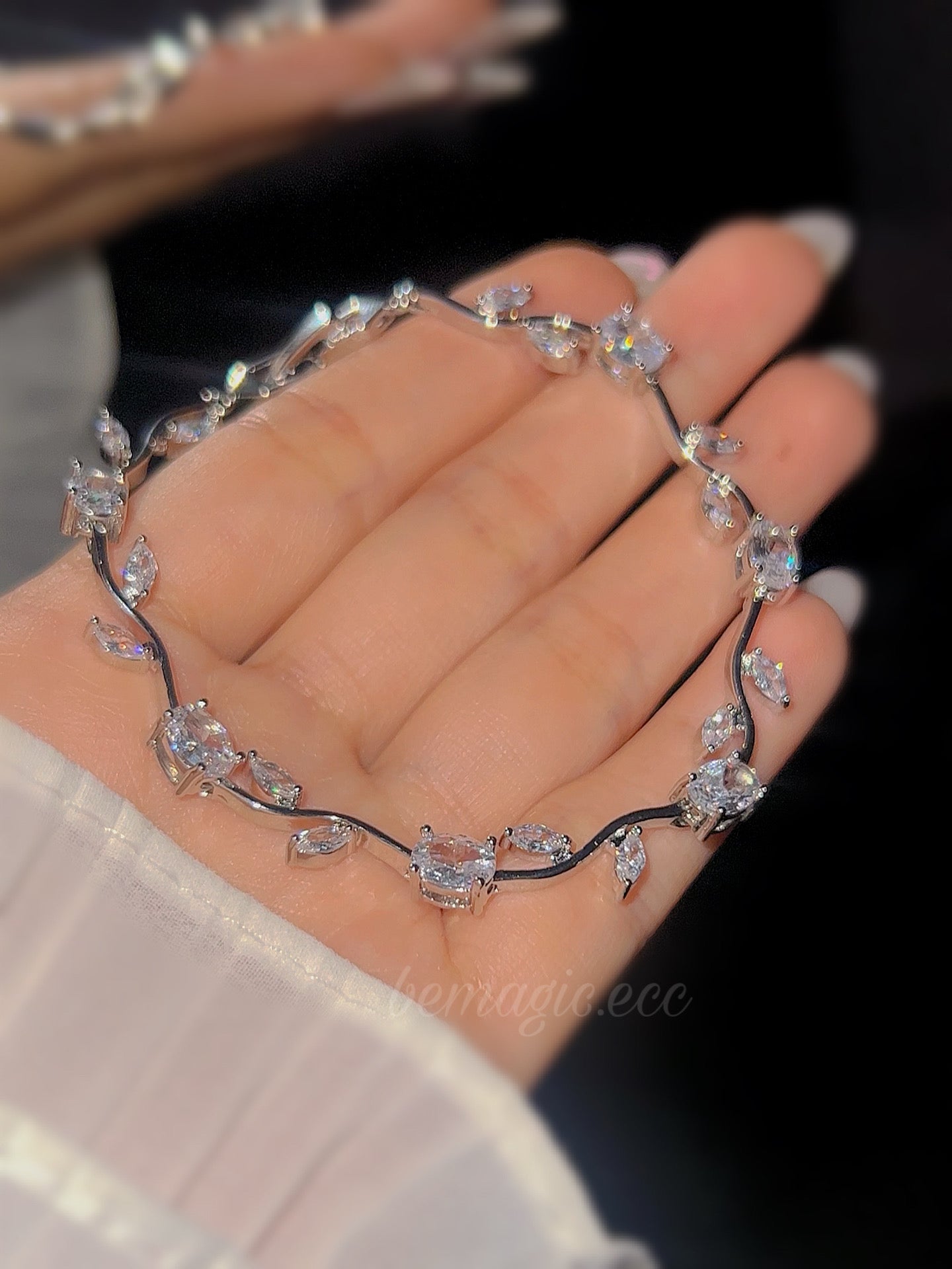 Brazalete de tulipanes Cristal ✨🌷