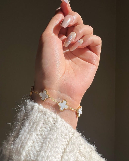Brazalete Trébol Blanco ✨