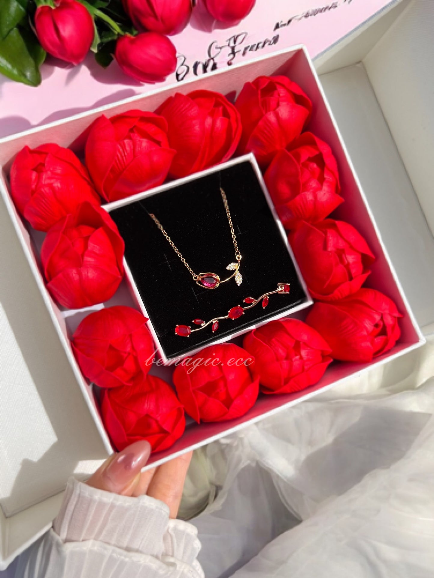 Set Valentines in Red 🌷❤️