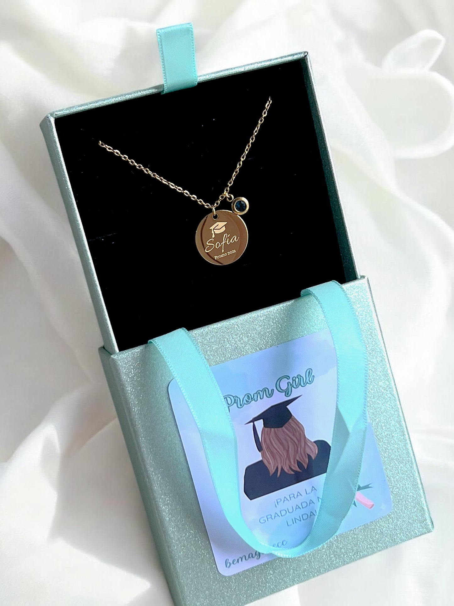 Prom Queen 🩵👑 👩🏻‍🎓 Collar Graduada – Edición Clásica