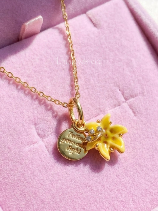 Collar Flor Rapunzel/ Alumbra en la oscuridad💜☀️