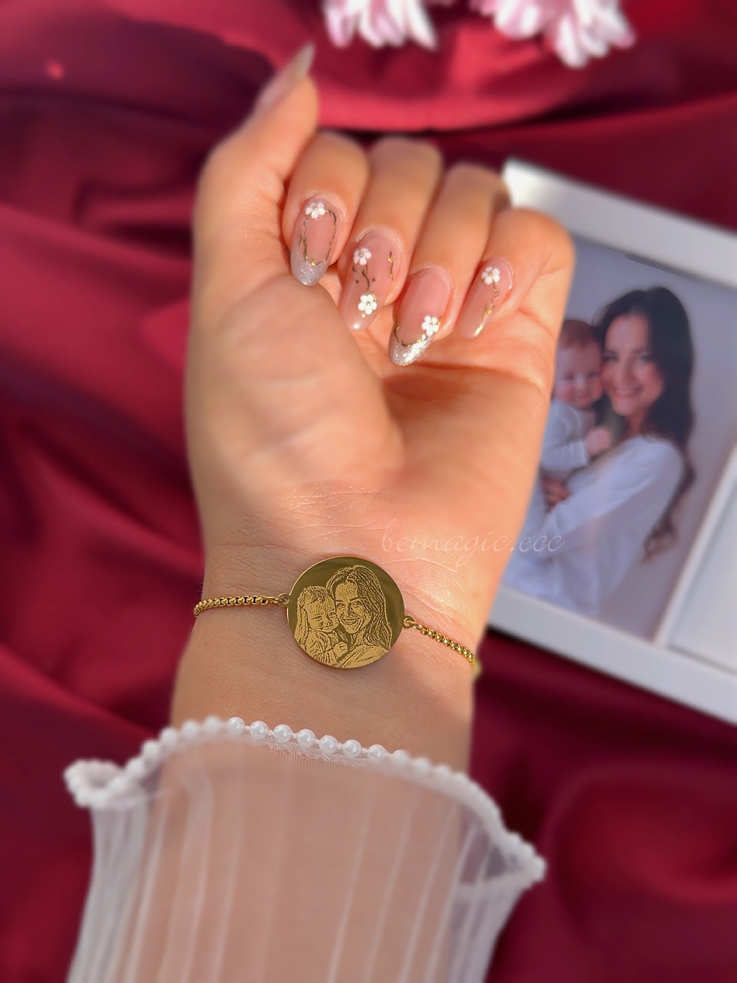Mommy loves set , brazalete fotograbado en cofre rosa eterna 🤍🌹