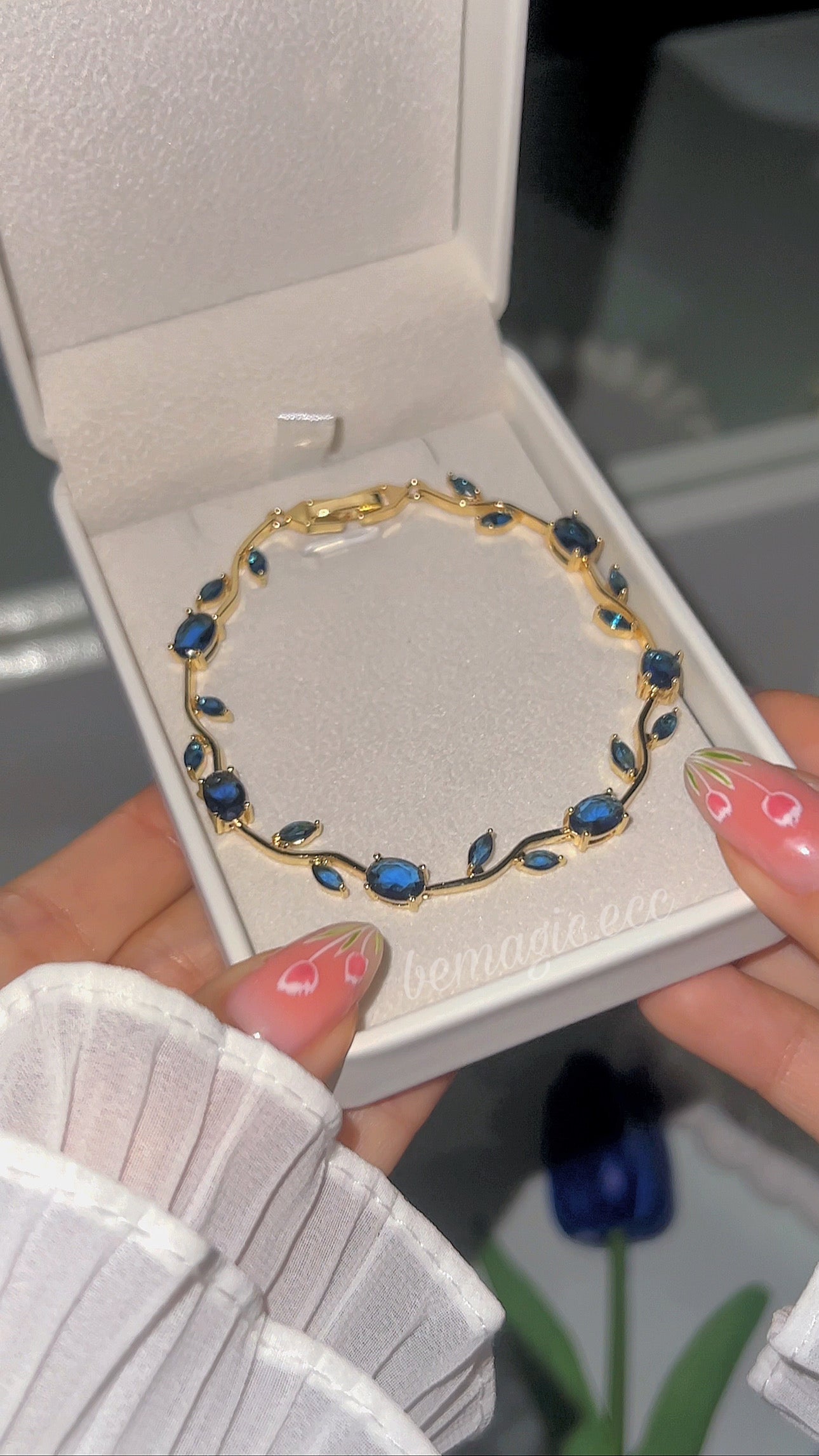 Brazalete tulipanes azul 🩵🌷