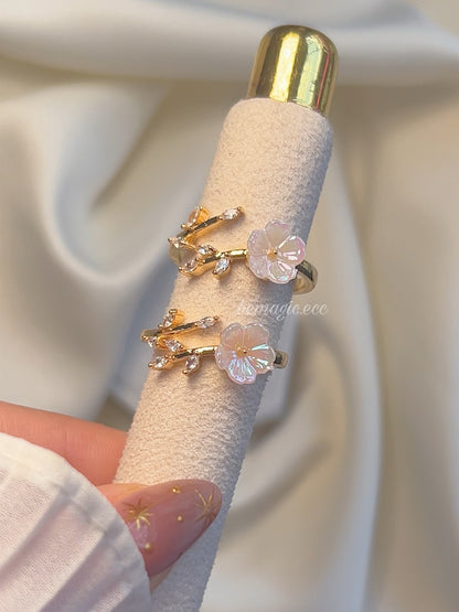 Anillo Floral Merlia 🌸🤍