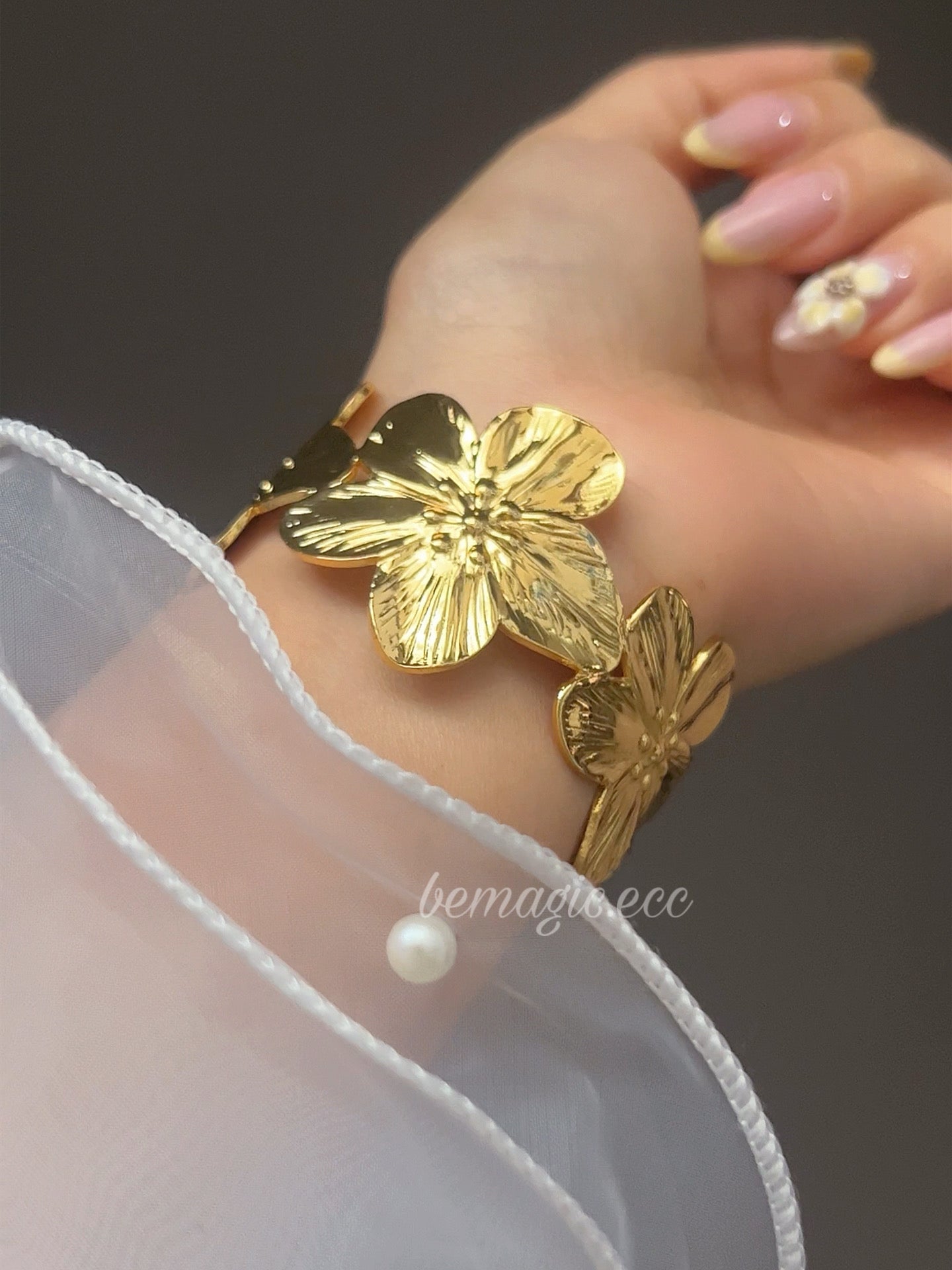 Hawaian Brazalete flower Chunky ✨🌸